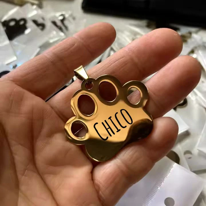 Personalisierte Hundemarke mit Gravur aus Edelstahl – Nombre y número de teléfono – 30 mm – Oro, Plata y Rosado