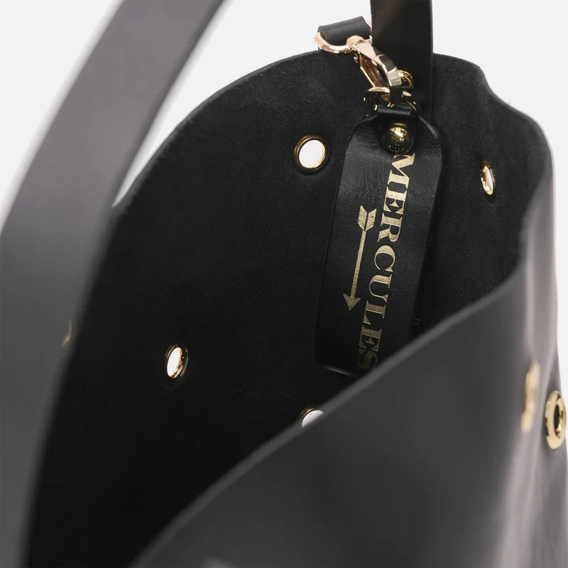 Bucket Trip Black