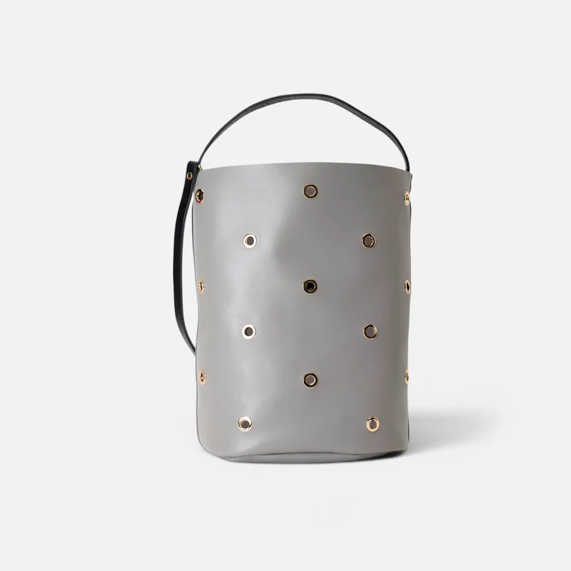 Bucket Trip Grey