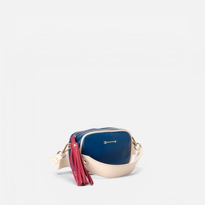 Samba Navy, Bone y Lipstick