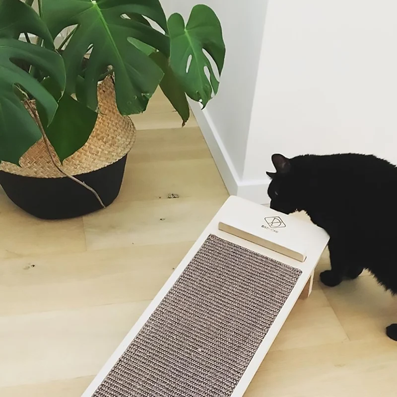 D&D Home Kenny Cat Scratcher Board 75x25x18cm