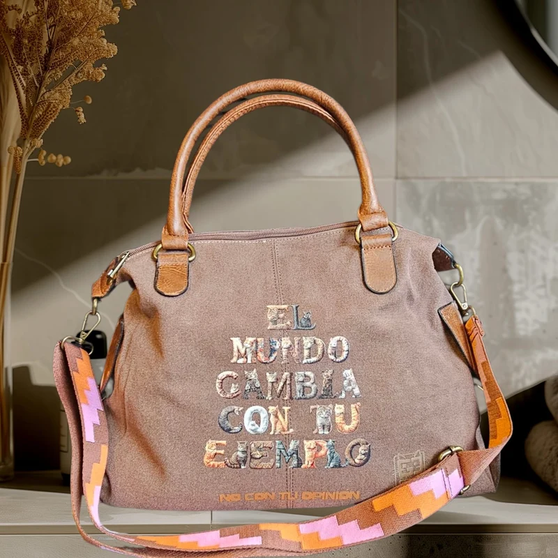 Bolso “El mundo cambia con tu ejemplo, no con tu opinión”- Marrón
