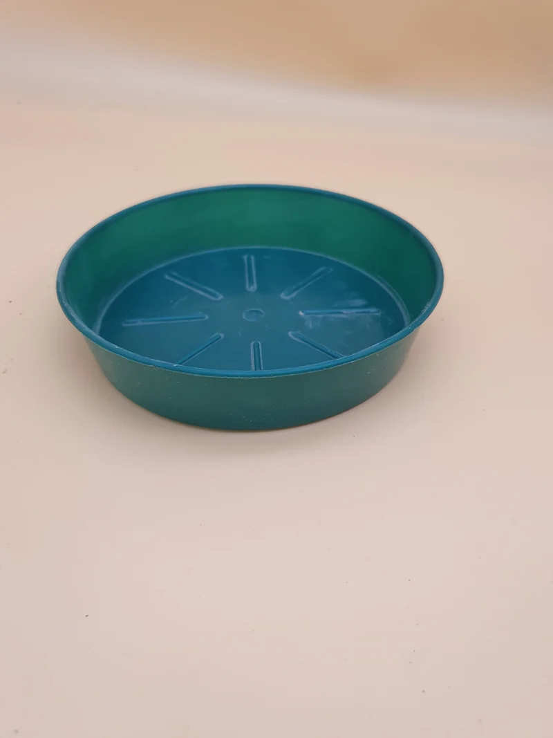 Comedero plástico verde 10cm