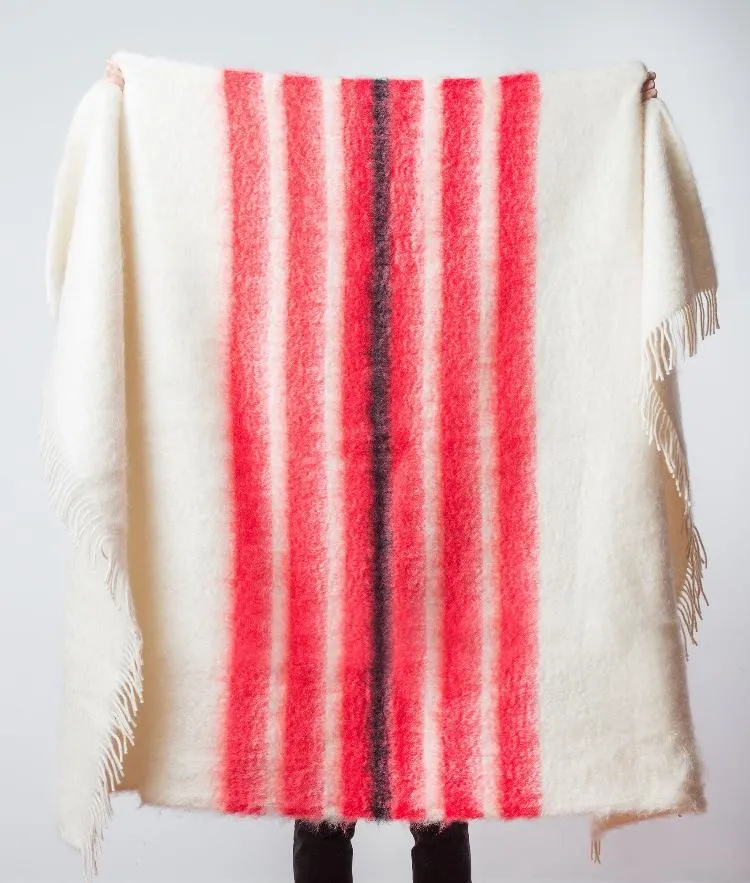 Manta de mohair coral y blanco
