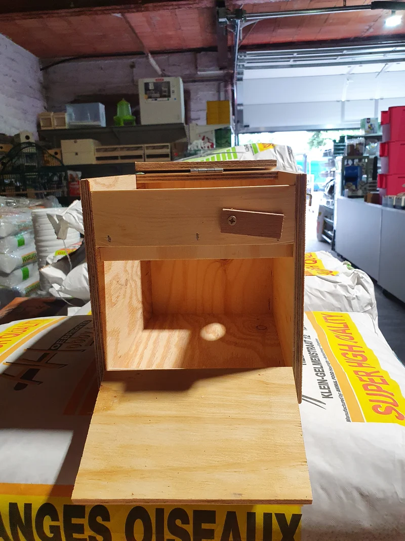 Bloque de nido de madera para periquitos pequeños (modelo especial)