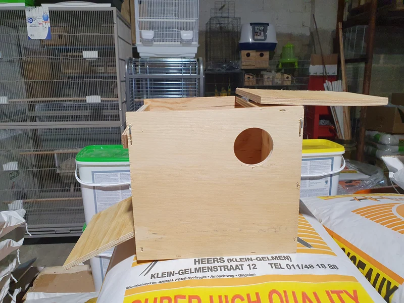 Bloque de nido de madera para periquitos pequeños (modelo especial)