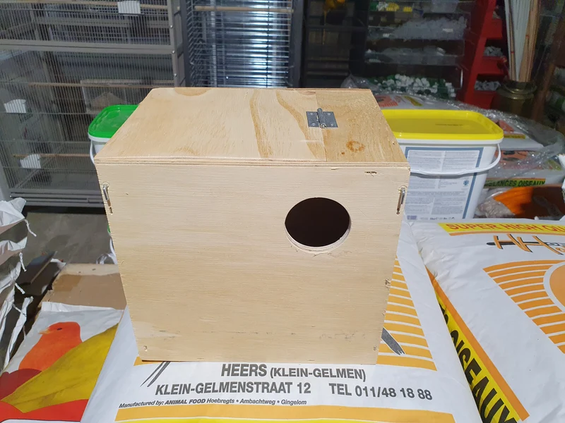 Bloque de nido de madera para periquitos pequeños (modelo especial)