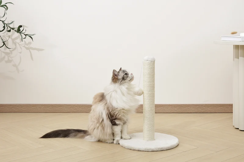 MY SECOND CAT TREE Pompom White