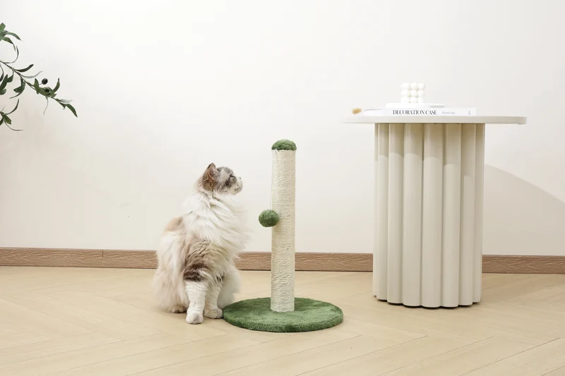 MY SECOND CAT TREE Pompom Green