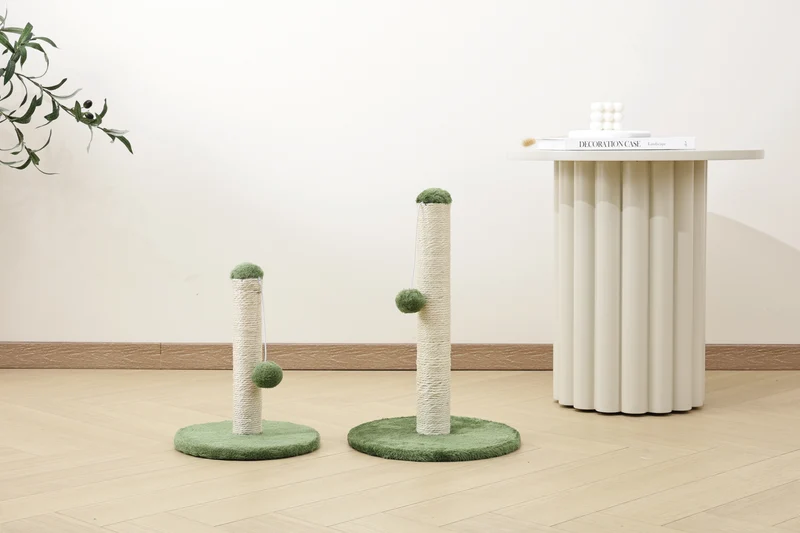 MY SECOND CAT TREE Pompom Green