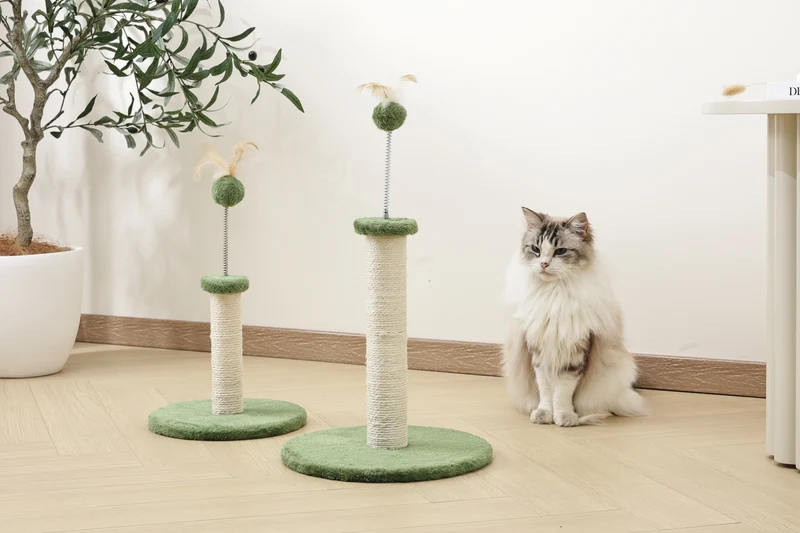 MY SECOND CAT TREE Feather Green
