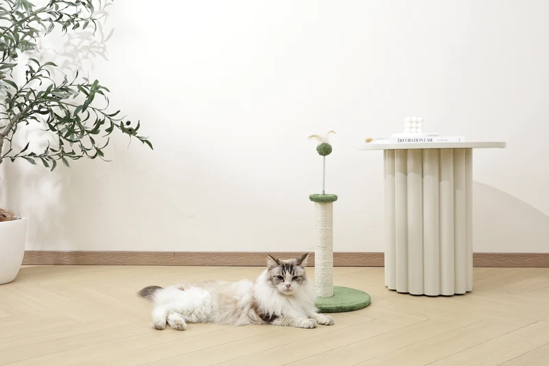 MY SECOND CAT TREE Feather Green
