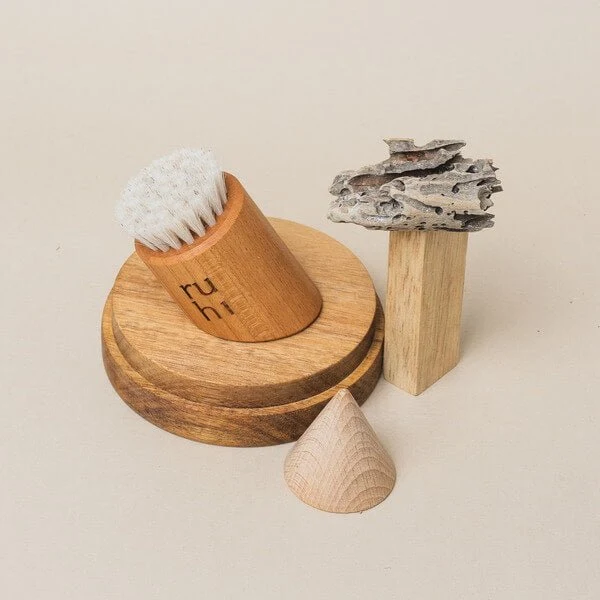 The Facial Dry Brush