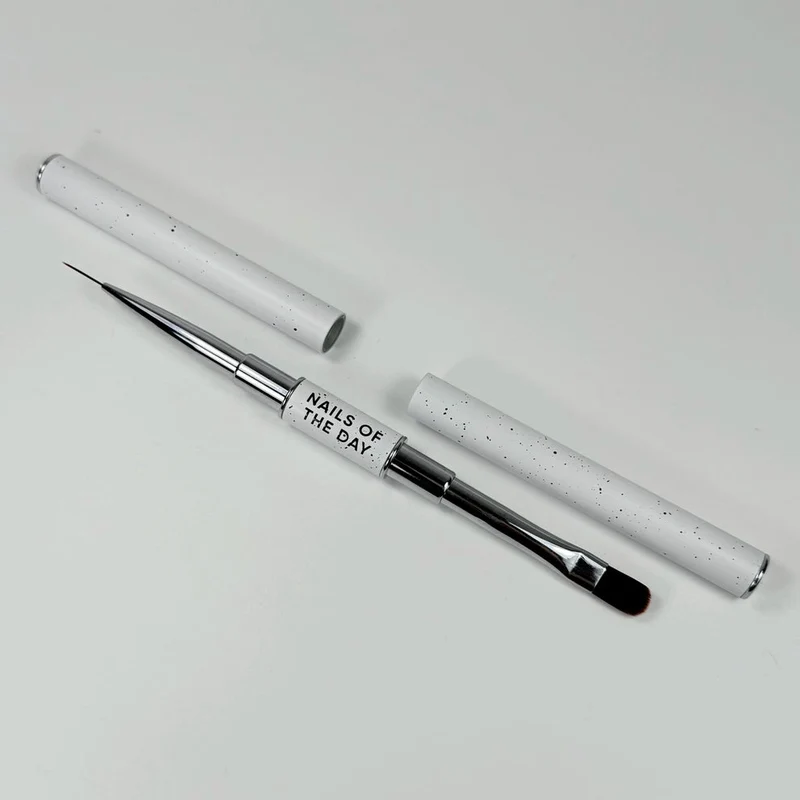 NAILSOFTHEDAY Pincel Profesional 2 en 1: Liner + Oval