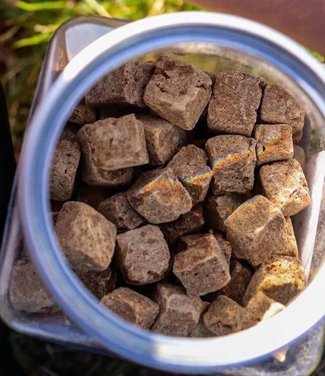 KIWI WALKER Freeze Dried Grain Free Snack Chicken Liver Cubes Dog & Cat Treats 115G - Pack of 3