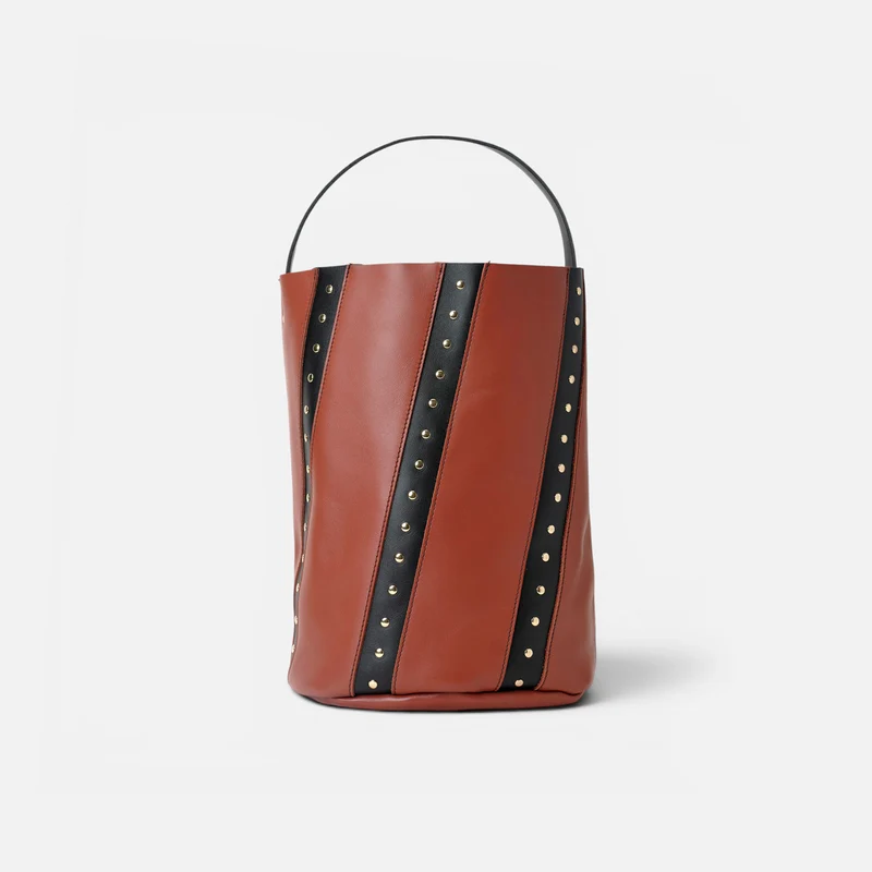 Bucket Twist Tile and Black
