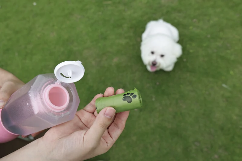 ON THE ROAD Dog water bottle 600 ml - 3 in 1 - Pink bloom