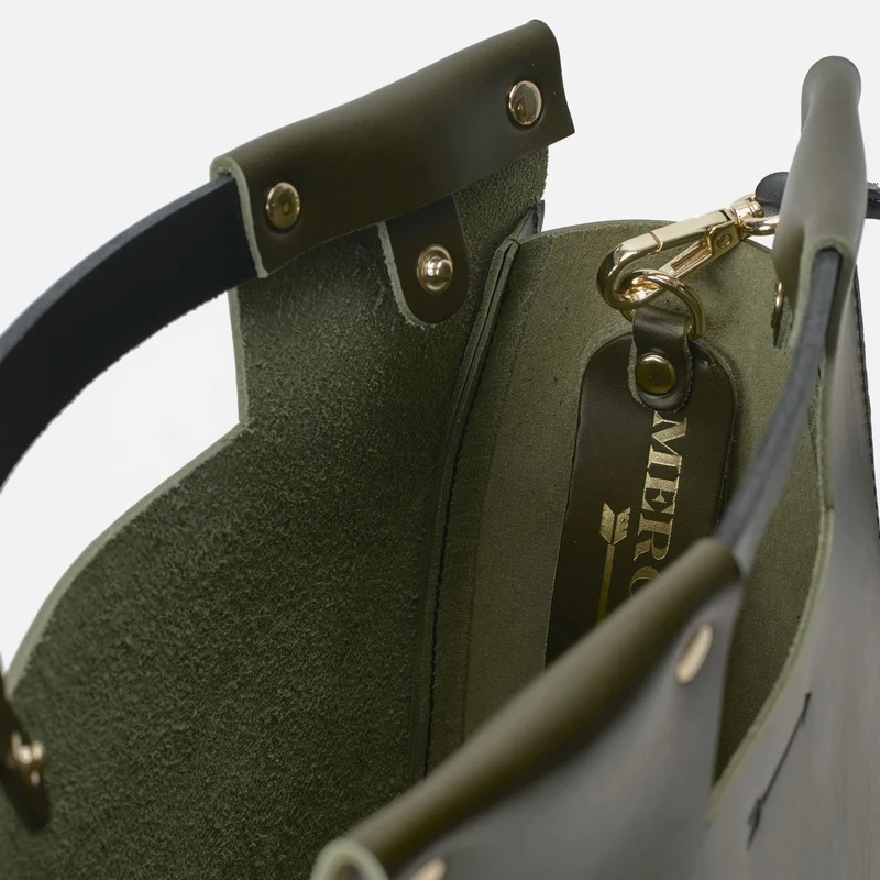 Alamo Satchel Oliva