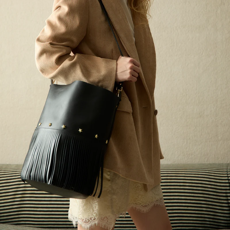 Bucket Fringes Black