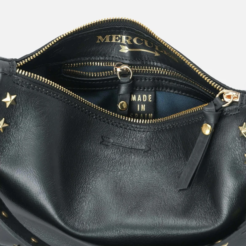 Sandy stars Black