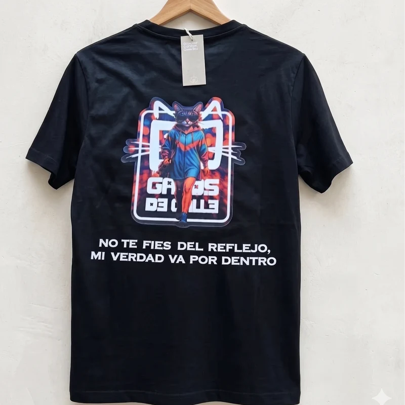 Camiseta chica “No te fíes del reflejo, mi verdad va por dentro”