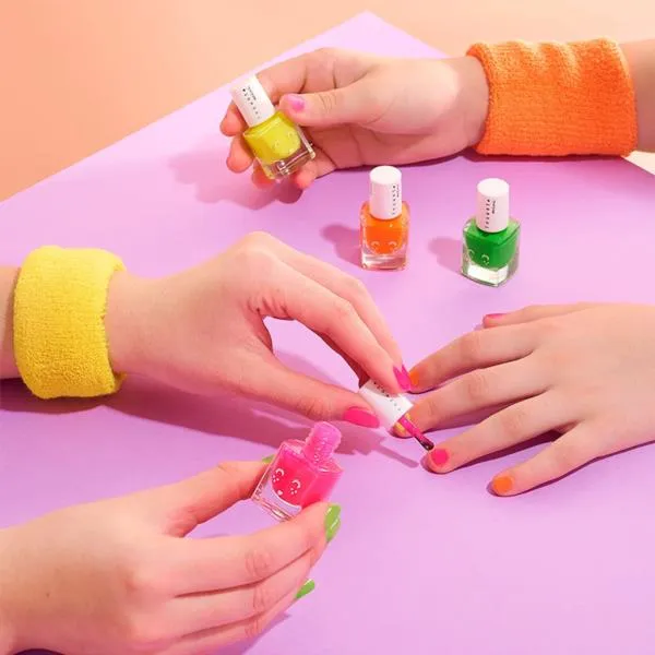 Esmalte Uñas Amarillo Neon - Olor Piña - Base Agua Inuwet
